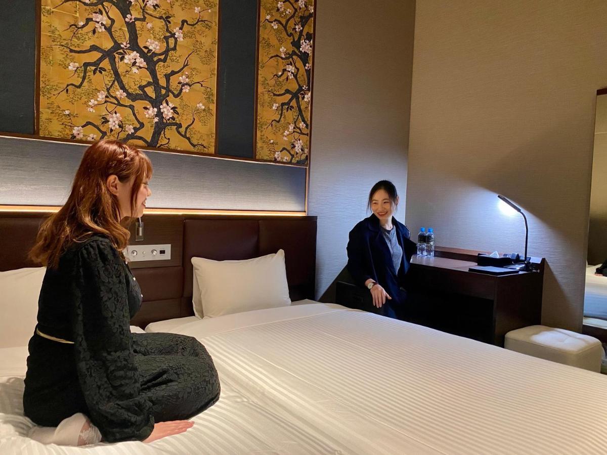 Hotel Halrotto Fukuoka Hakata Bagian luar foto